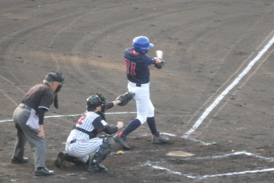 P6295078熊本市教組３回表２死三塁から４番の二飛Ｅ（落球）で１点先制