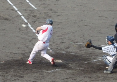 P8211948熊本日野３回裏１死二塁から４番が左越え二塁打を放ち１点返す